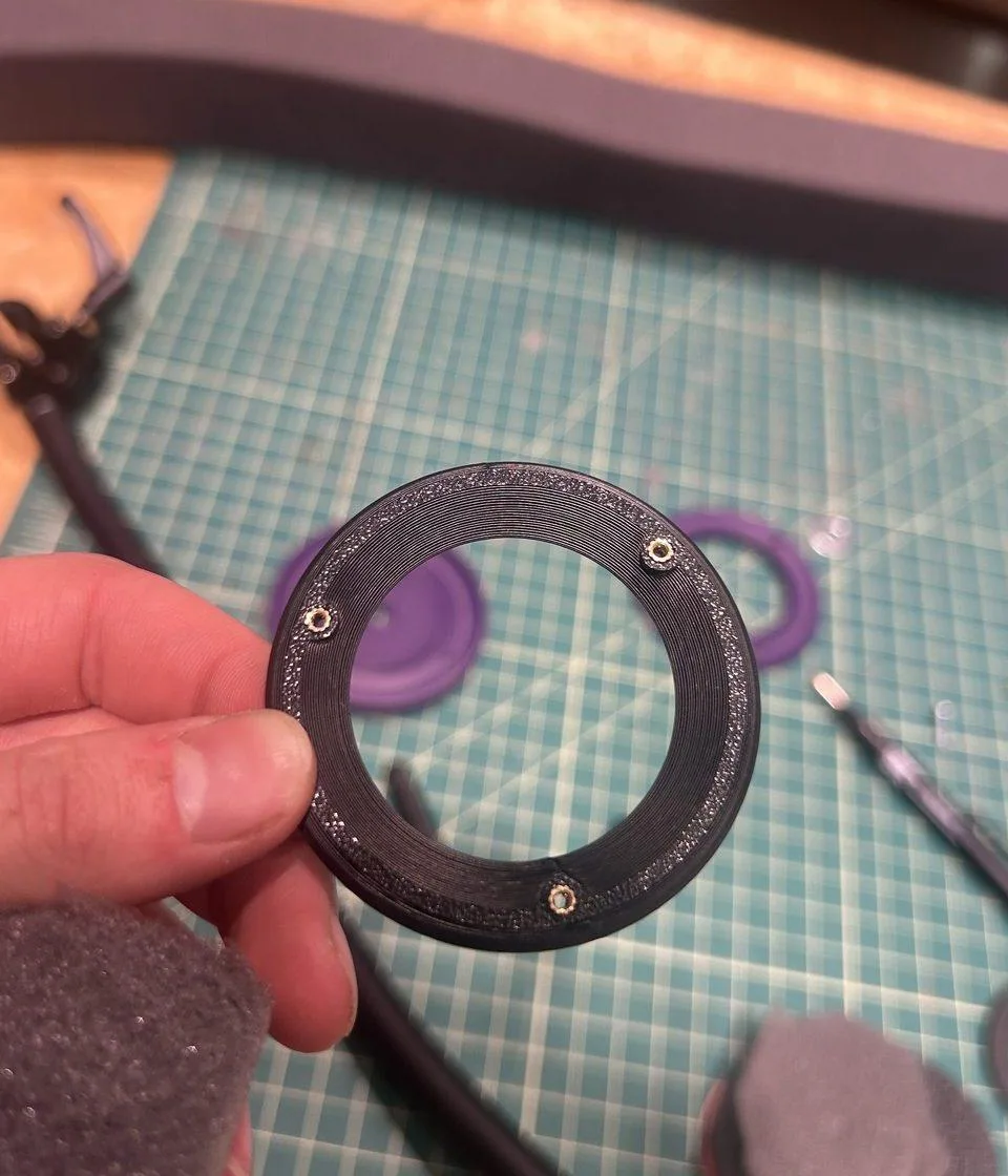 Printed clamp ring with three M2 heat-set inserts